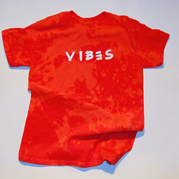 🆕Vintage style vibes t-shirt - Picture 3 of 5